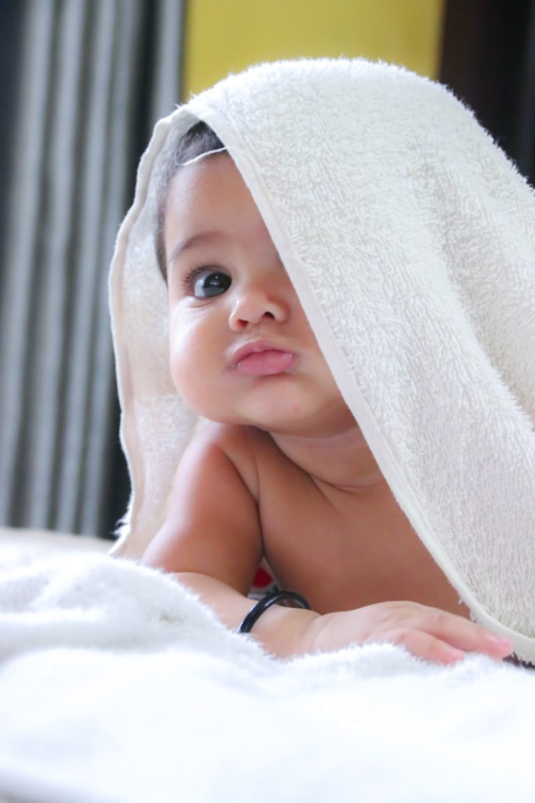 Biberon Élhee ou MAM : quel est le meilleur choix pour votre bébé
